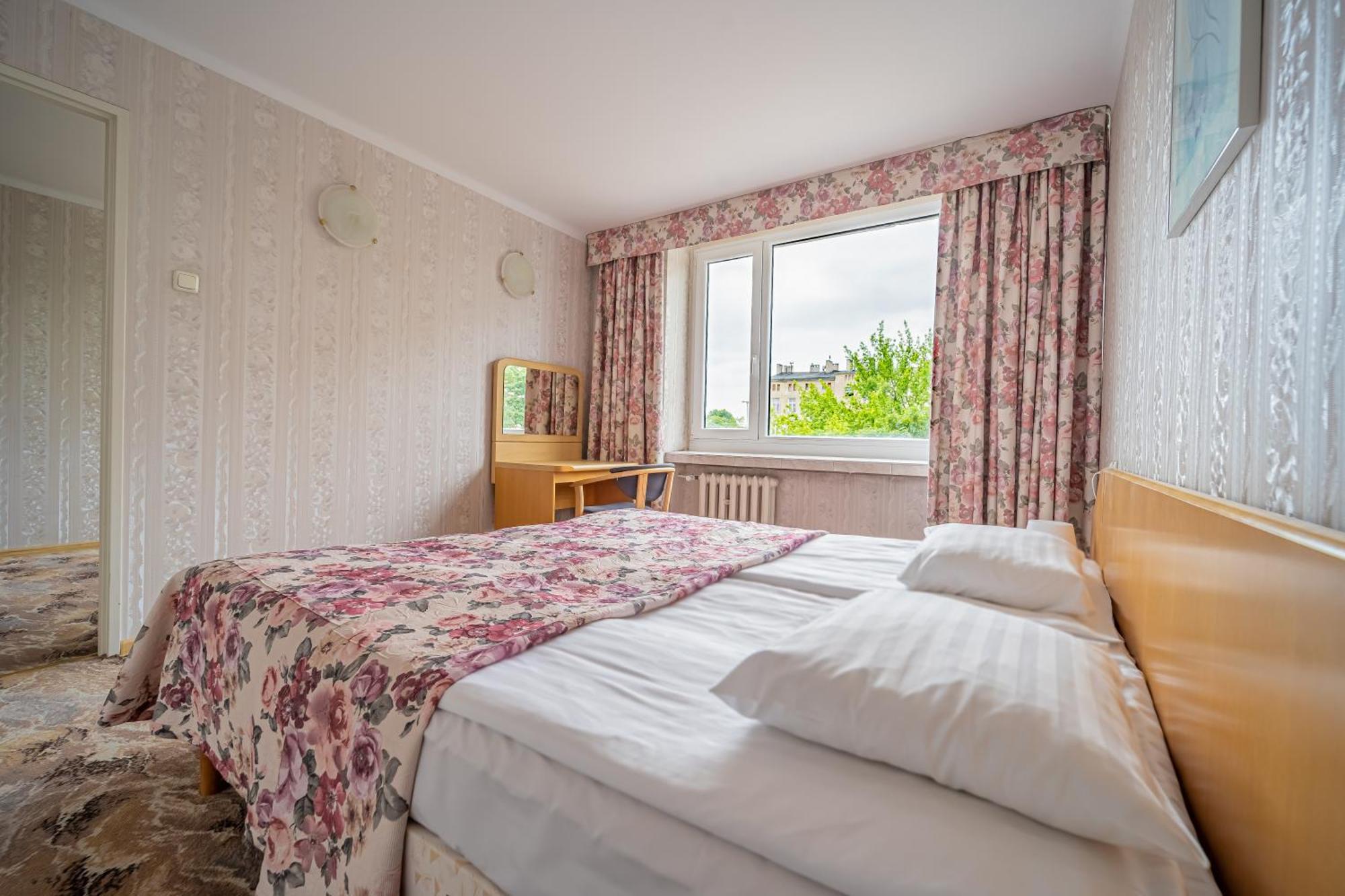 Hotel Mazowiecki Lodz Dış mekan fotoğraf